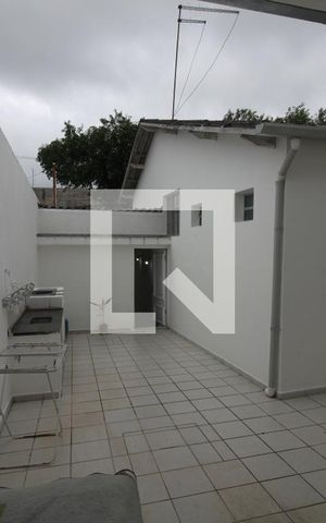 Casa à venda com 200m², 2 quartos e 2 vagasQuintal