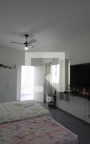 Casa à venda com 200m², 2 quartos e 2 vagasQuarto 2 - Suíte