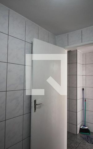 Casa à venda com 200m², 2 quartos e 2 vagasBanheiro 1