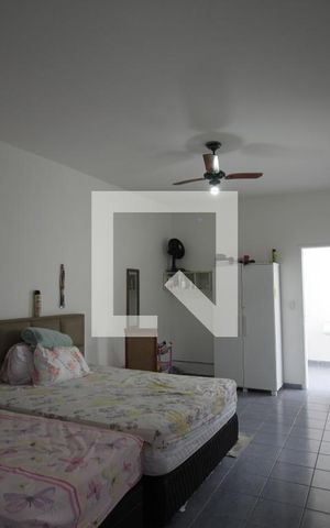 Casa à venda com 200m², 2 quartos e 2 vagasQuarto 2 - Suíte