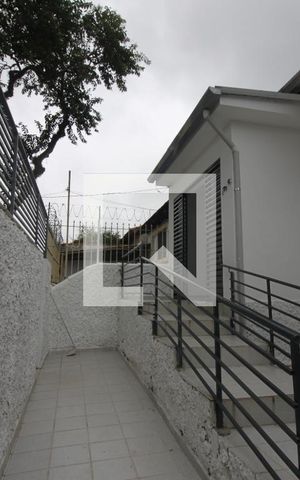 Casa à venda com 200m², 2 quartos e 2 vagasFachada