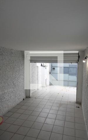 Casa à venda com 200m², 2 quartos e 2 vagasGaragem