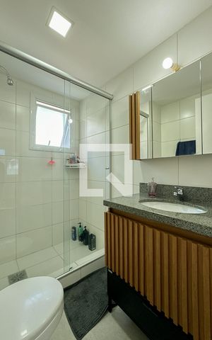 Apartamento à venda com 72m², 2 quartos e 2 vagas Apartamento à venda com 72m², 2 quartos e 2 vagasBanheiro