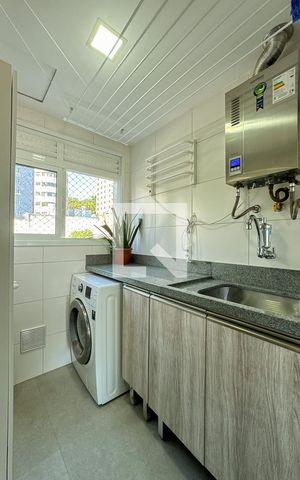 Apartamento à venda com 72m², 2 quartos e 2 vagas Apartamento à venda com 72m², 2 quartos e 2 vagasCozinha