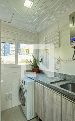 Apartamento à venda com 72m², 2 quartos e 2 vagas Apartamento à venda com 72m², 2 quartos e 2 vagasCozinha