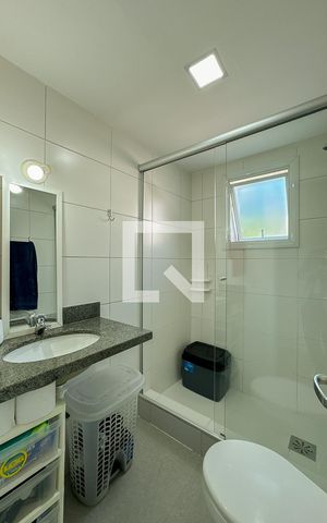 Apartamento à venda com 72m², 2 quartos e 2 vagas Apartamento à venda com 72m², 2 quartos e 2 vagasBanheiro da Suíte