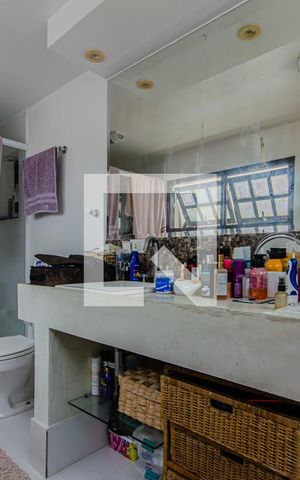 Apartamento à venda com 187m², 3 quartos e 1 vaga Apartamento à venda com 187m², 3 quartos e 1 vagaBanheiro da Suíte 1