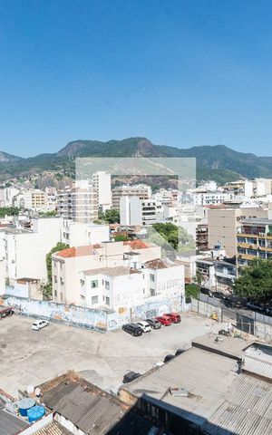 Apartamento à venda com 95m², 2 quartos e sem vagaVista