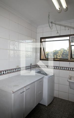 Apartamento à venda com 330m², 3 quartos e 2 vagas Apartamento à venda com 330m², 3 quartos e 2 vagasÁrea de Serviço
