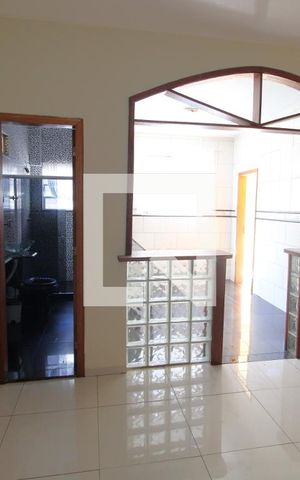 Casa para alugar com 60m², 2 quartos e 1 vagaSala