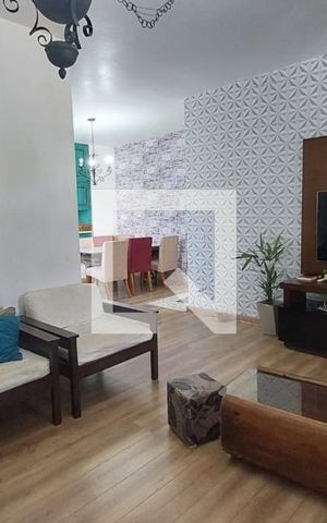 Casa à venda com 244m², 4 quartos e 2 vagas Casa à venda com 244m², 4 quartos e 2 vagassala