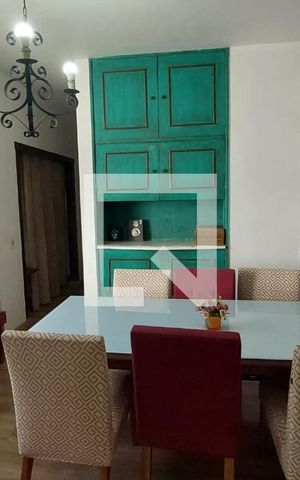 Casa à venda com 244m², 4 quartos e 2 vagas Casa à venda com 244m², 4 quartos e 2 vagasCopa