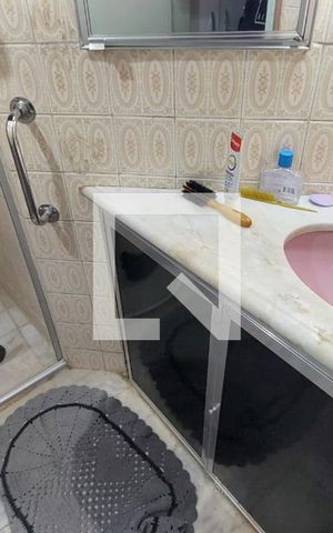 Casa à venda com 244m², 4 quartos e 2 vagas Casa à venda com 244m², 4 quartos e 2 vagasbanheiro 1