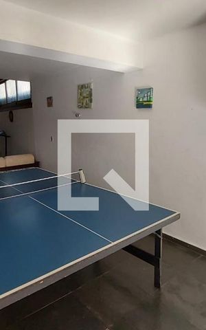 Casa à venda com 244m², 4 quartos e 2 vagas Casa à venda com 244m², 4 quartos e 2 vagasjogos