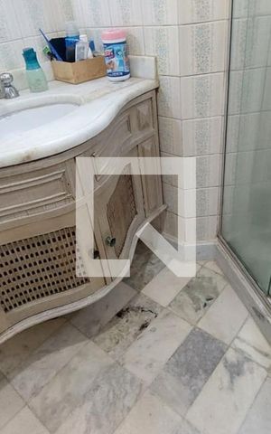 Casa à venda com 244m², 4 quartos e 2 vagas Casa à venda com 244m², 4 quartos e 2 vagasbanheiro 2