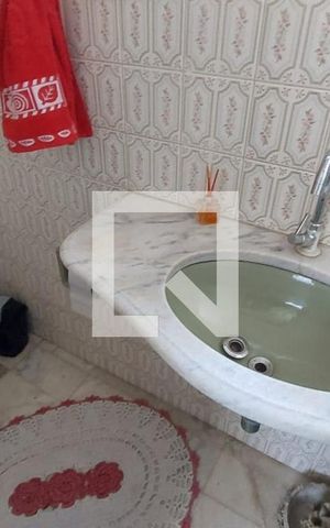 Casa à venda com 244m², 4 quartos e 2 vagas Casa à venda com 244m², 4 quartos e 2 vagasBanheiro 3