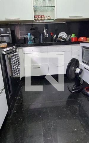 Casa à venda com 244m², 4 quartos e 2 vagas Casa à venda com 244m², 4 quartos e 2 vagasCozinha