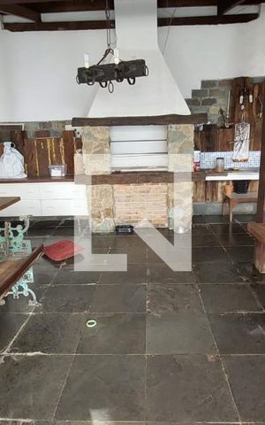 Casa à venda com 244m², 4 quartos e 2 vagas Casa à venda com 244m², 4 quartos e 2 vagasÁrea gourmet