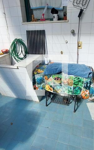 Casa à venda com 244m², 4 quartos e 2 vagas Casa à venda com 244m², 4 quartos e 2 vagasLavanderia