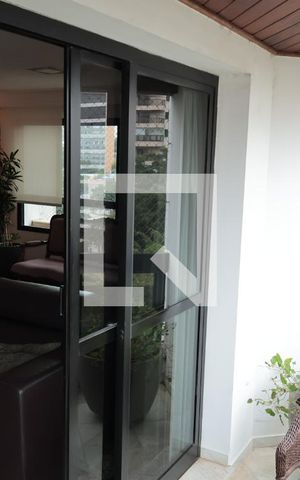 Apartamento à venda com 169m², 4 quartos e 3 vagasVaranda