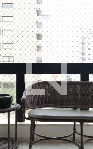 Apartamento à venda com 169m², 4 quartos e 3 vagasVaranda