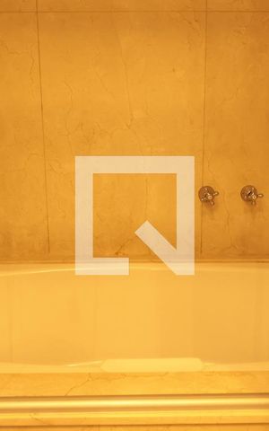 Apartamento à venda com 169m², 4 quartos e 3 vagasBanheiro da Suíte 2
