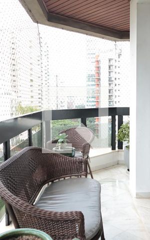 Apartamento à venda com 169m², 4 quartos e 3 vagasVaranda