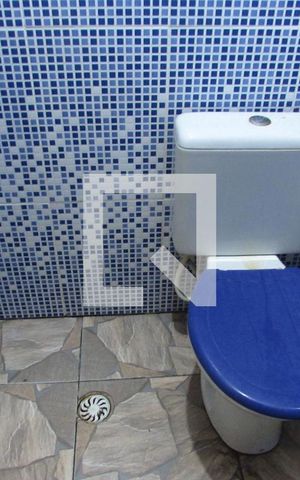 Casa à venda com 130m², 4 quartos e 2 vagasBanheiro 1