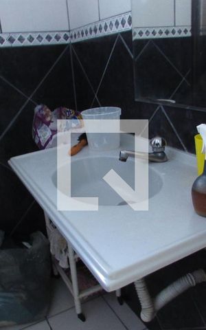 Casa à venda com 130m², 4 quartos e 2 vagasBanheiro
