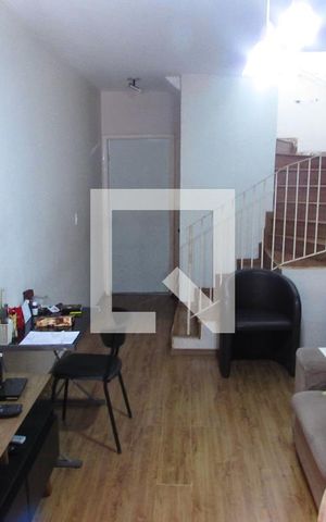 Casa à venda com 130m², 4 quartos e 2 vagasSala