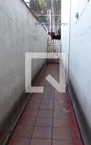 Casa à venda com 130m², 4 quartos e 2 vagasCorredor