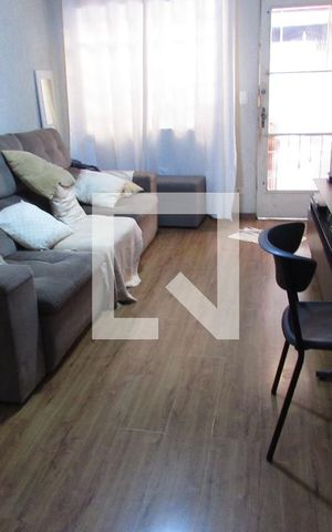 Casa à venda com 130m², 4 quartos e 2 vagasSala