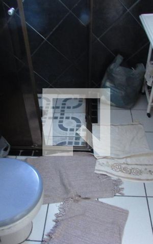 Casa à venda com 130m², 4 quartos e 2 vagasBanheiro