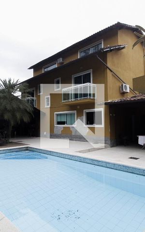Casa de condomínio para alugar com 606m², 4 quartos e 2 vagasQuintal