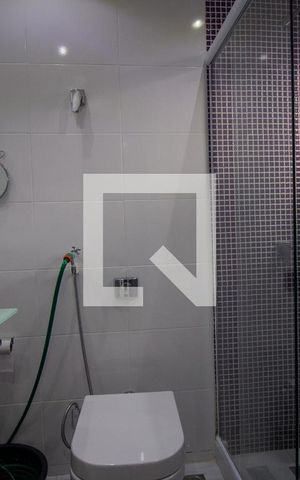 Apartamento à venda com 320m², 4 quartos e 2 vagas Apartamento à venda com 320m², 4 quartos e 2 vagasBanheiro da Suíte 2