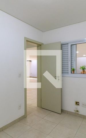 Casa à venda com 608m², 6 quartos e 6 vagas Casa à venda com 608m², 6 quartos e 6 vagasQuarto de Serviço 2