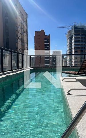Studio para alugar com 23m², 1 quarto e sem vaga Studio para alugar com 23m², 1 quarto e sem vagaPiscina