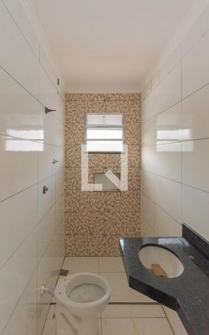 Casa à venda com 354m², 8 quartos e 5 vagas Casa à venda com 354m², 8 quartos e 5 vagasCasa 2- Banheiro