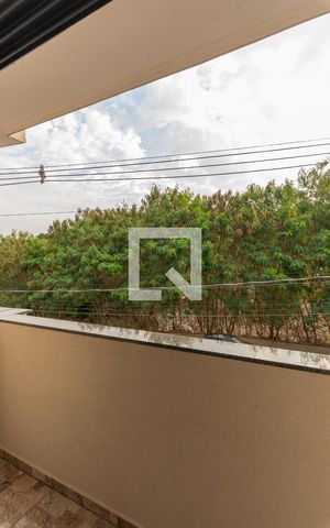 Casa à venda com 354m², 8 quartos e 5 vagas Casa à venda com 354m², 8 quartos e 5 vagasCasa 2- Varanda da Sala