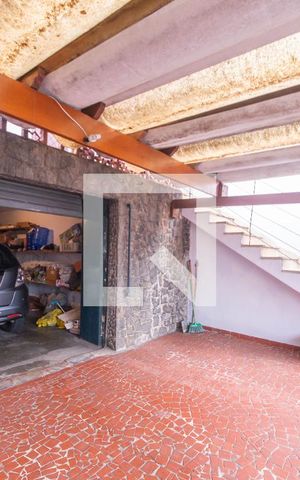 Casa à venda com 132m², 2 quartos e 2 vagas Casa à venda com 132m², 2 quartos e 2 vagasGaragem