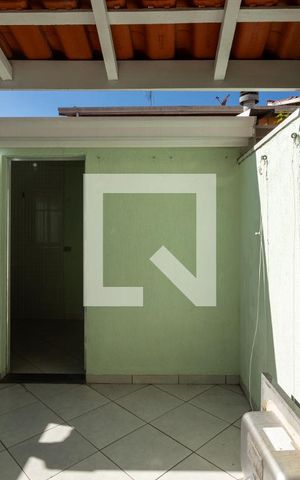 Casa para alugar com 65m², 2 quartos e 2 vagas Casa para alugar com 65m², 2 quartos e 2 vagasQuintal