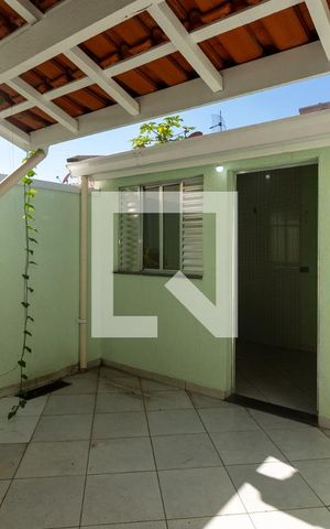 Casa para alugar com 65m², 2 quartos e 2 vagas Casa para alugar com 65m², 2 quartos e 2 vagasQuintal