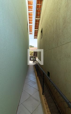 Casa para alugar com 65m², 2 quartos e 2 vagas Casa para alugar com 65m², 2 quartos e 2 vagasCorredor externo