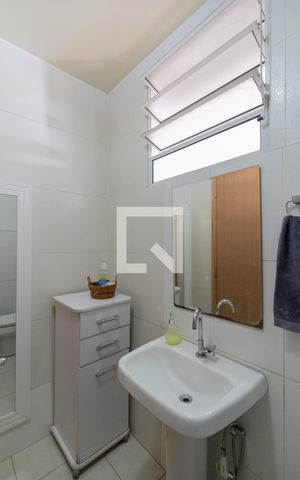 Casa à venda com 102m², 2 quartos e 1 vagaBanheiro