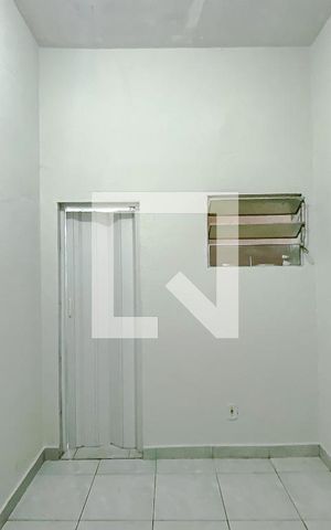 Casa para alugar com 45m², 2 quartos e sem vagaSuíte