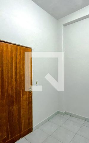 Casa para alugar com 45m², 2 quartos e sem vagaSuíte