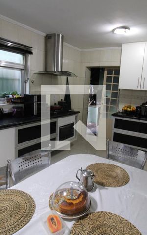 Casa à venda com 150m², 4 quartos e 2 vagasCozinha