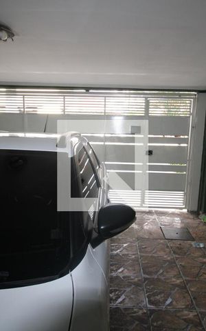 Casa à venda com 150m², 4 quartos e 2 vagasGaragem