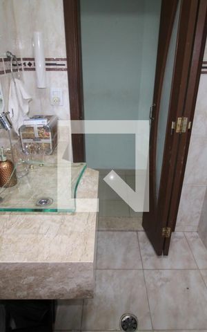 Casa à venda com 150m², 4 quartos e 2 vagasLavabo