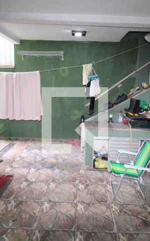 Casa à venda com 150m², 4 quartos e 2 vagasÁrea de Serviço